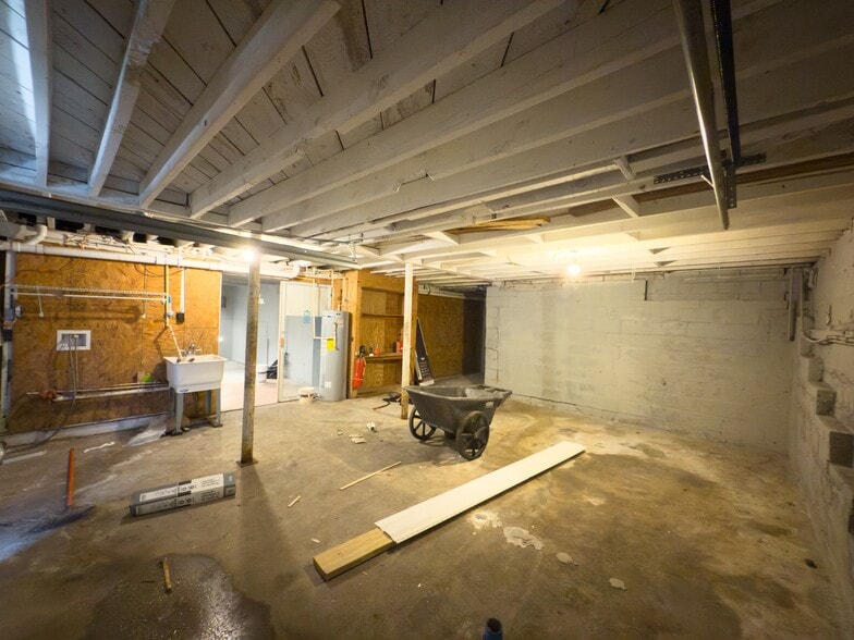 More Photos Of 605 Roberts Dr, Riverdale Office For Lease