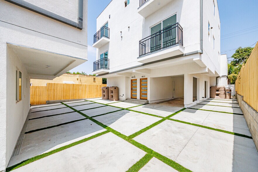 More Photos Of 4511 Rosewood Ave, Los Angeles Apartments For Sale