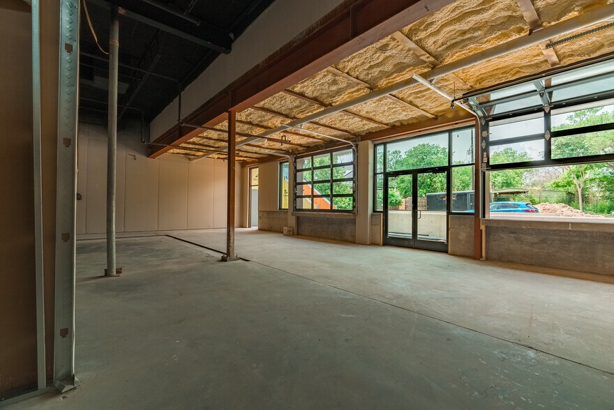 More Photos Of 206 N Milam St, Fredericksburg General Retail For Lease
