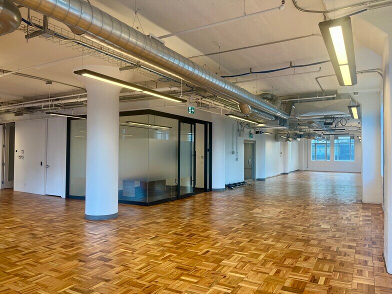 More Photos Of 119 Spadina Ave, Toronto Loft Creative Space For Lease