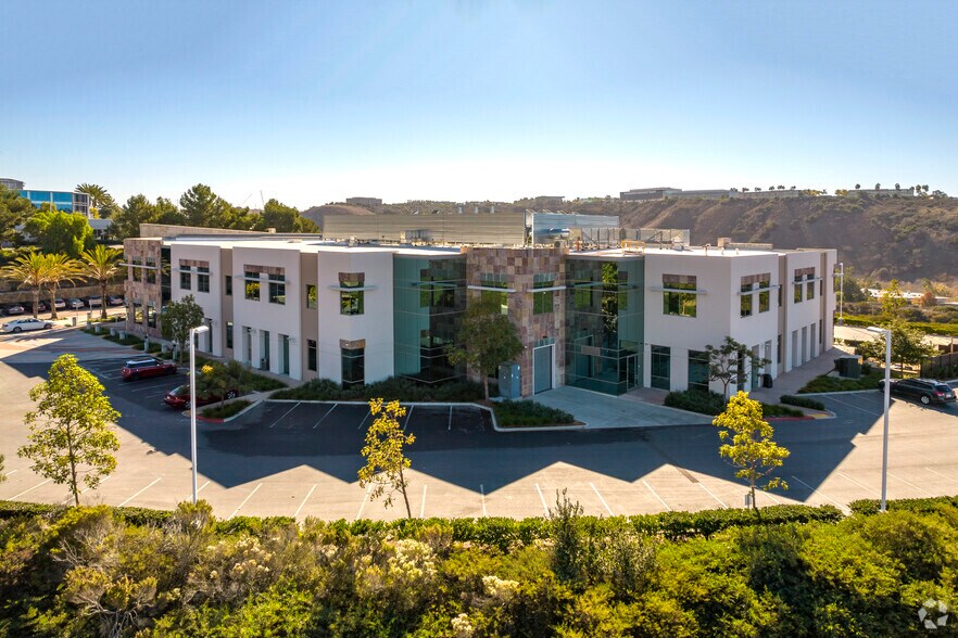 More Photos Of 4930 Directors Pl, San Diego Unknown For Lease