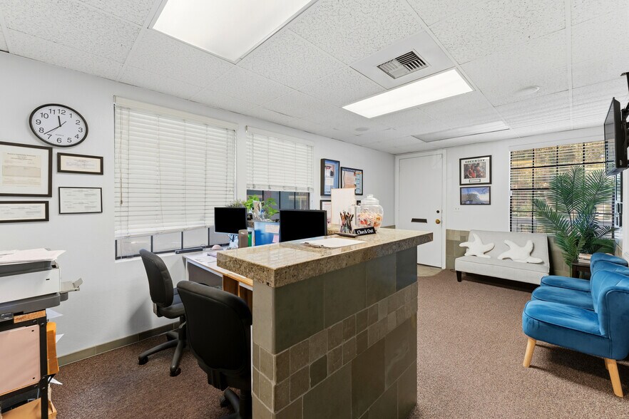 More Photos Of 2900 Bristol St, Costa Mesa Office For Sale