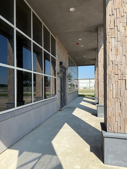 More Photos Of 925 Jade Ave, Port Arthur Industrial For Sale