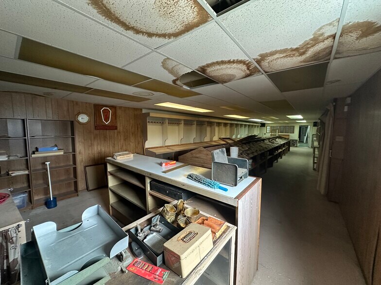 More Photos Of 519 Mill St, Danville General Retail For Sale