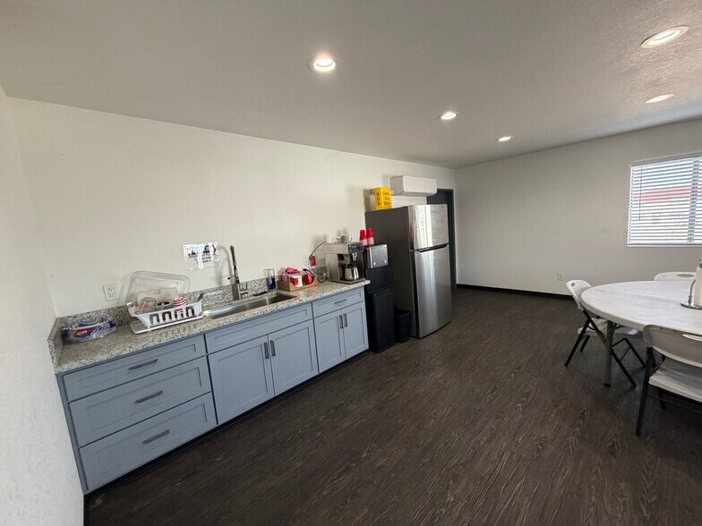 More Photos Of 5400 S Villa Ave, Fresno Warehouse For Lease