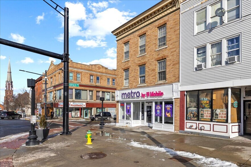 More Photos Of 666-668 Main St, Middletown Apartments For Sale