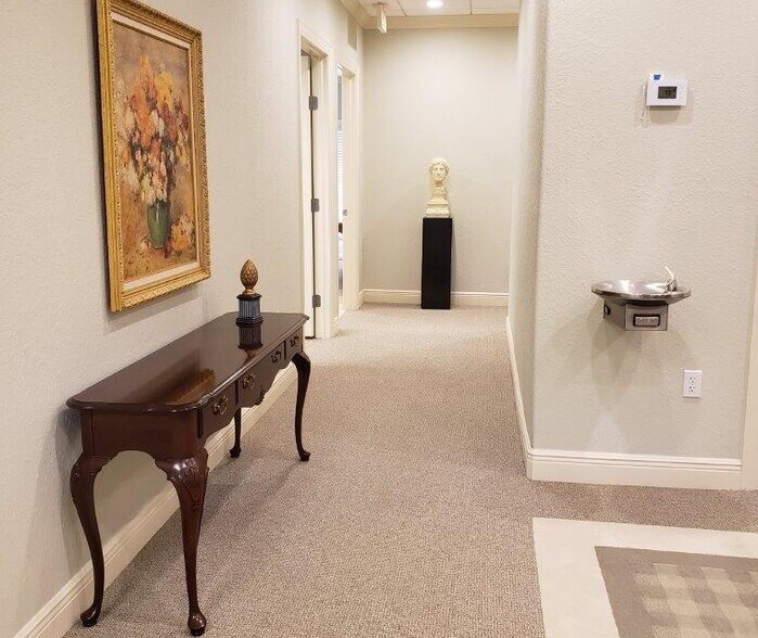 More Photos Of 16007 N Florida Ave, Lutz Office For Lease
