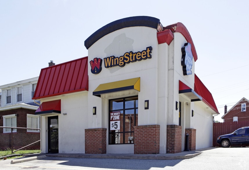 More Photos Of 4001 Main St, Homestead Freestanding For Lease