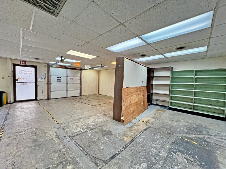 More Photos Of 65 S 65th St, Belleville Office For Sale