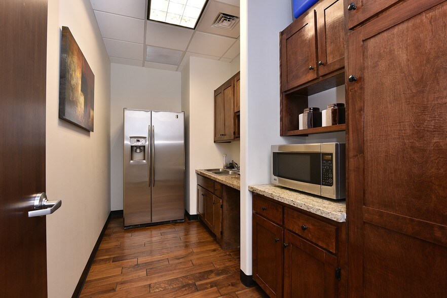 More Photos Of 34975 N North Valley Pky, Phoenix Medical For Lease