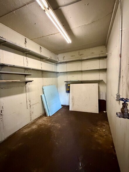 More Photos Of 2124 Us-9, Lake George Service Station For Sale