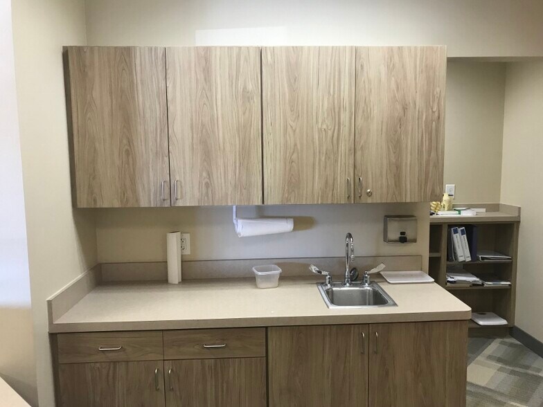 More Photos Of 6840 Peachtree Industrial Blvd, Atlanta Medical For Lease