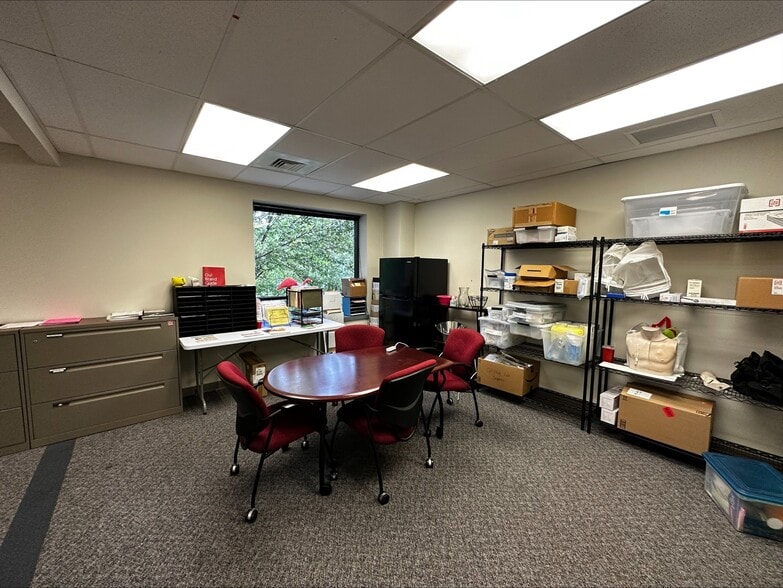 More Photos Of 1850 William Penn Way, Lancaster Office For Lease