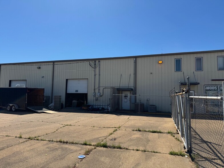 More Photos Of 2058-2060 E Texas St, Bossier City Freestanding For Sale