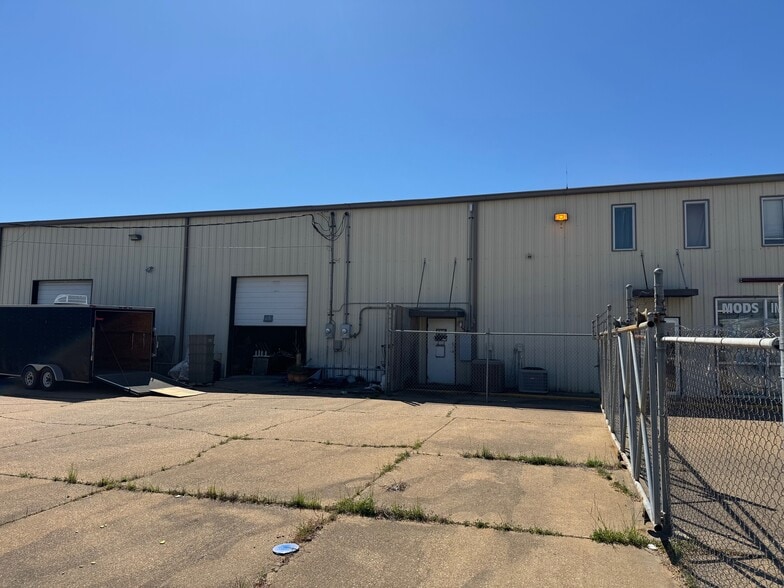 More Photos Of 2058-2060 E Texas St, Bossier City Freestanding For Lease