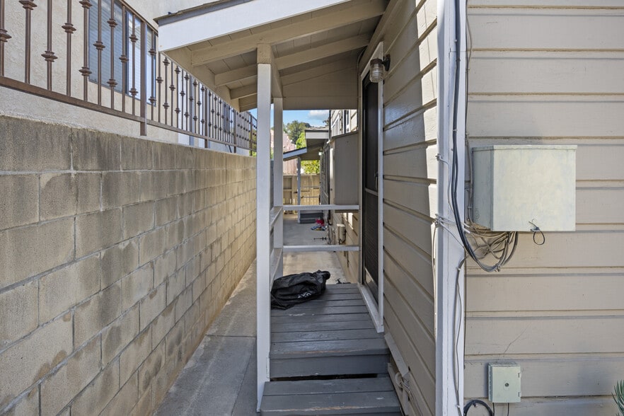 More Photos Of 144 Whiting St, El Segundo Apartments For Sale