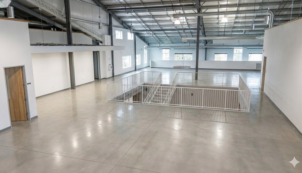 More Photos Of 4400 Port Union Rd, West Chester Light Distribution For Lease