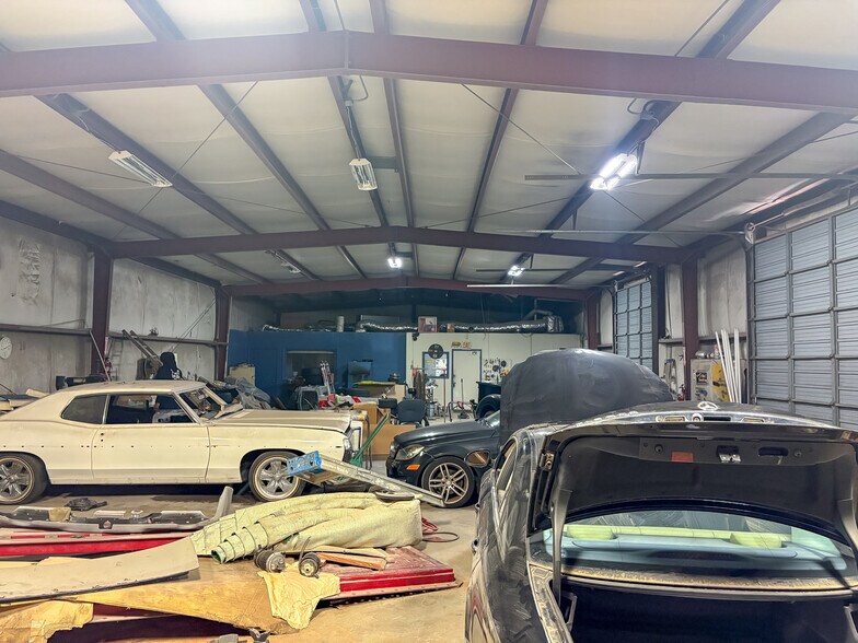 More Photos Of 6921 Stall Rd, Charleston Auto Repair For Lease
