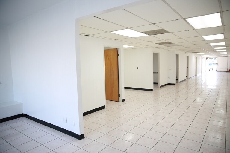 More Photos Of 4382-4390 Tweedy Blvd, South Gate Storefront For Lease