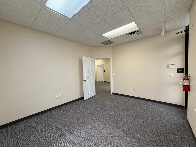 More Photos Of 3107 Medical Way, Sebring Office For Lease
