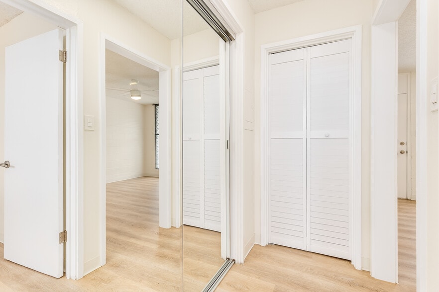 More Photos Of 1818 Anapuni St, Honolulu Apartments For Sale