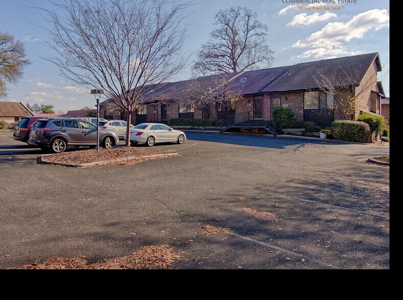 More Photos Of 311 Maple Ave W, Vienna Medical For Lease