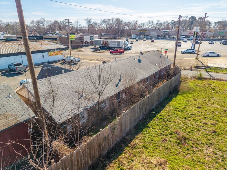 More Photos Of 606 Albert Pike Rd, Hot Springs National Park Freestanding For Sale