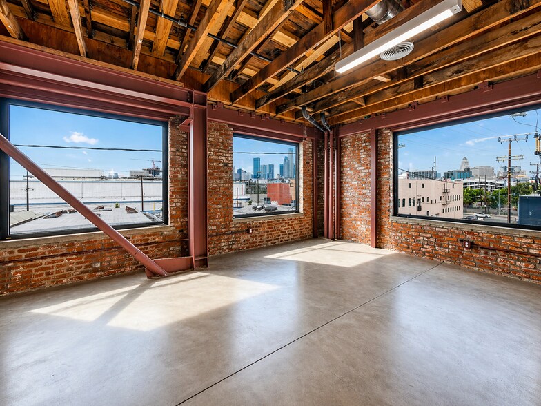 More Photos Of 440 Seaton St, Los Angeles Loft Creative Space For Lease