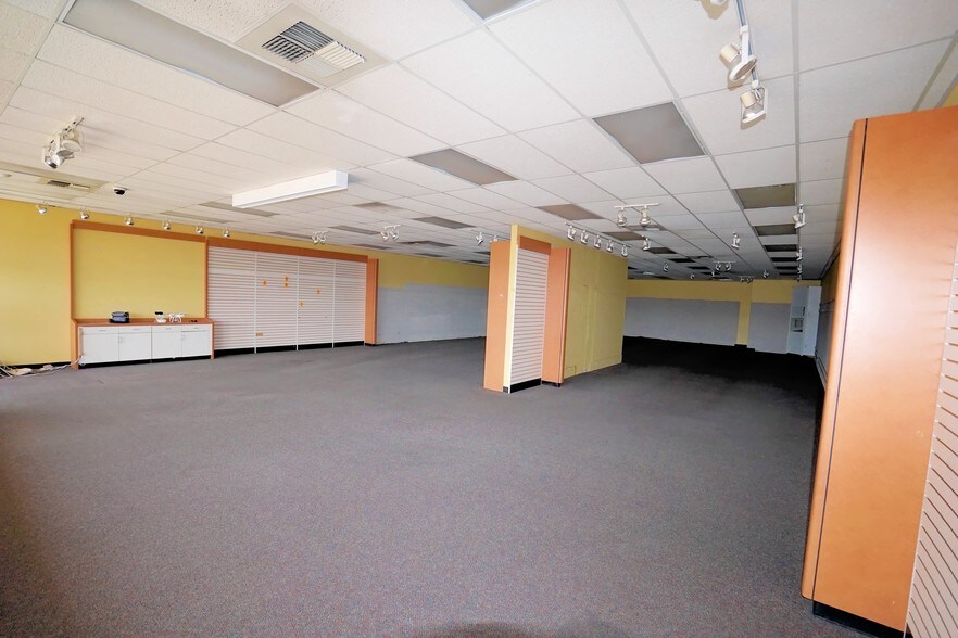 More Photos Of 1731 S 1st St, Yakima Freestanding For Lease