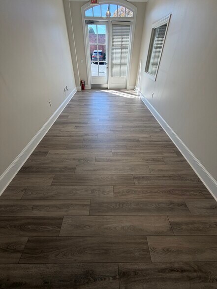 More Photos Of 2325 Log Cabin Dr SE, Atlanta Office For Lease