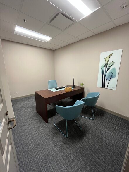 More Photos Of 201 S Grove Ave, Barrington Office For Lease