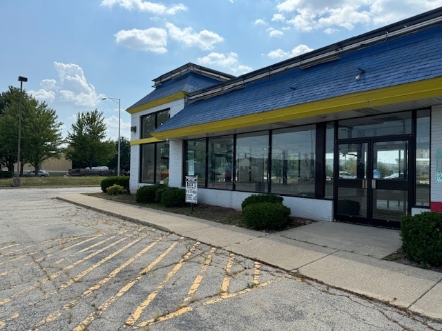 Primary Photo Of 2625 Rock Creek Blvd, Joliet Fast Food For Sale