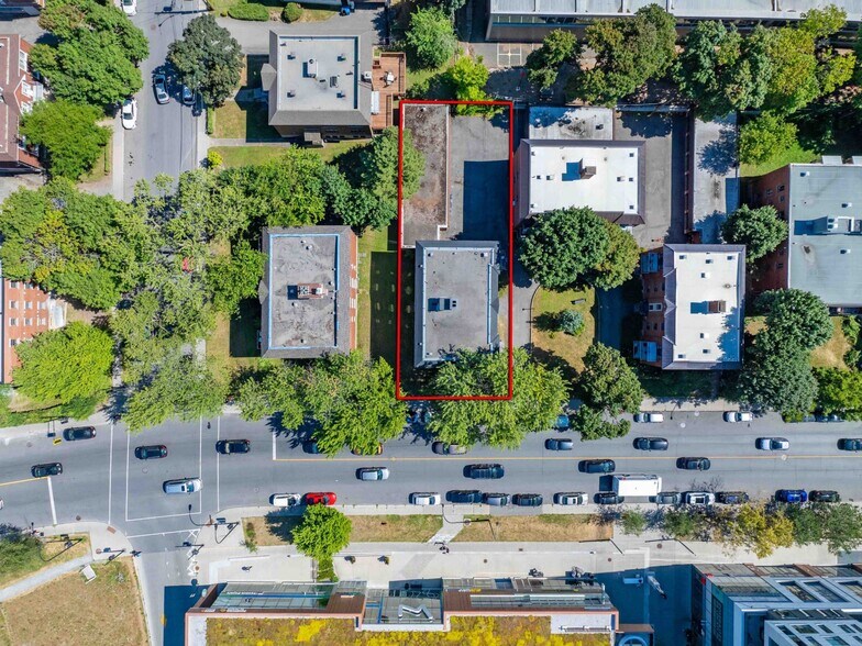 More Photos Of 2750 Av Van Horne, Montréal Apartments For Sale