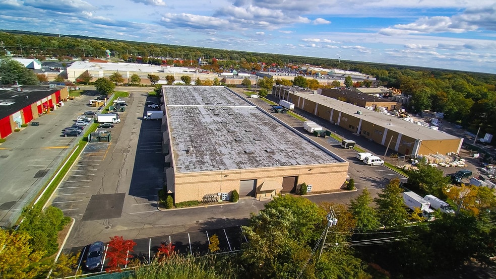 More Photos Of 200 Blydenburgh Rd, Islandia Warehouse For Lease