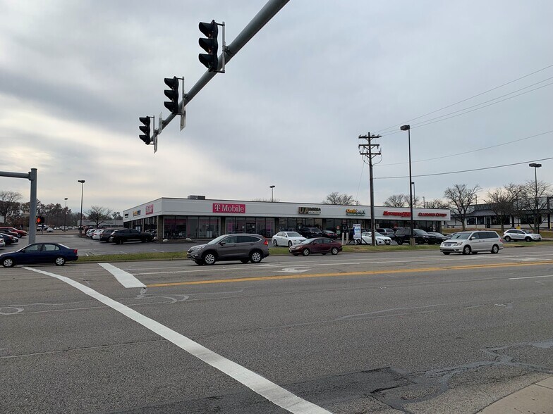 More Photos Of 125-139 E Kemper Rd, Cincinnati Storefront For Lease
