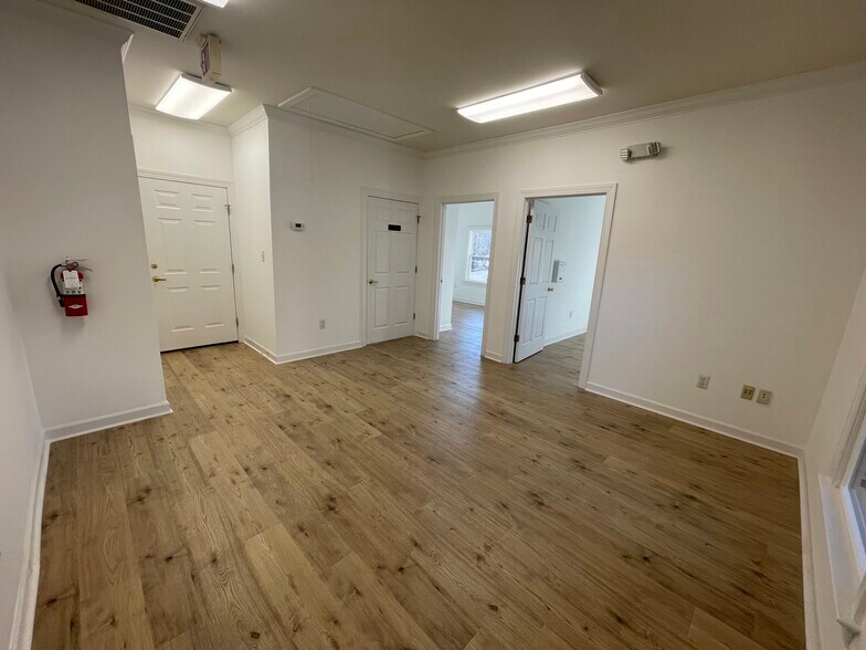 More Photos Of 111 Windel Dr, Raleigh Office Residential For Sale