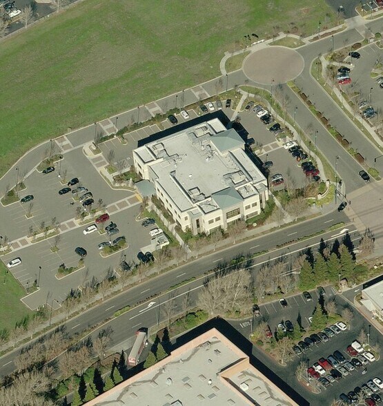 More Photos Of 5140 Business Center Dr, Fairfield Office For Lease