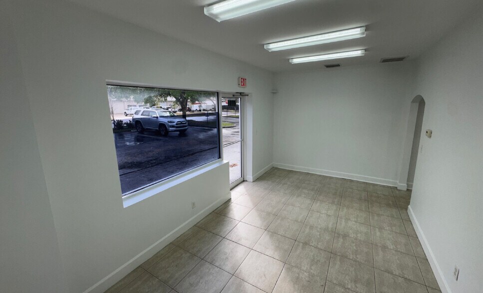 More Photos Of 1726-1738 SW Biltmore St, Port Saint Lucie Light Manufacturing For Lease