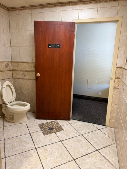 More Photos Of 150 N Walsh Dr, Casper General Retail For Sale
