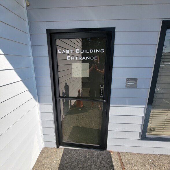 More Photos Of 201 160th St S, Spanaway Office For Sale