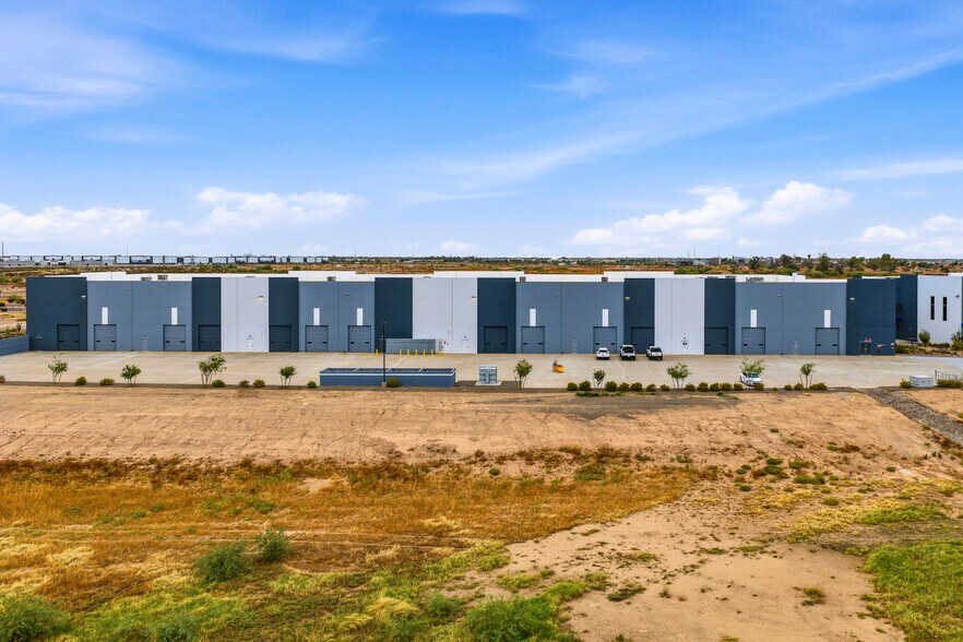 More Photos Of 6459 S Sossaman Rd, Mesa Warehouse For Lease