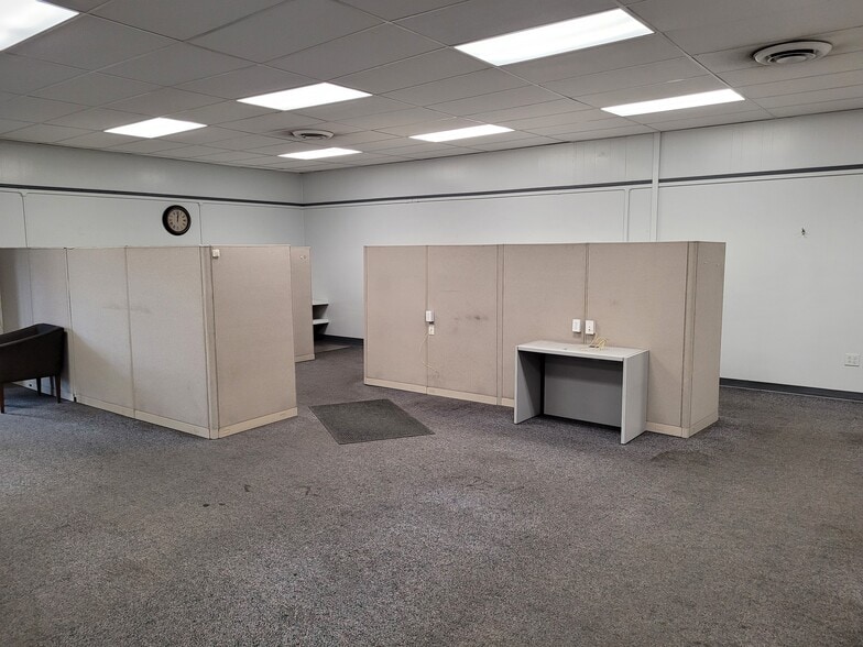More Photos Of 1900 W Muhammad Ali Blvd, Louisville Manufacturing For Lease