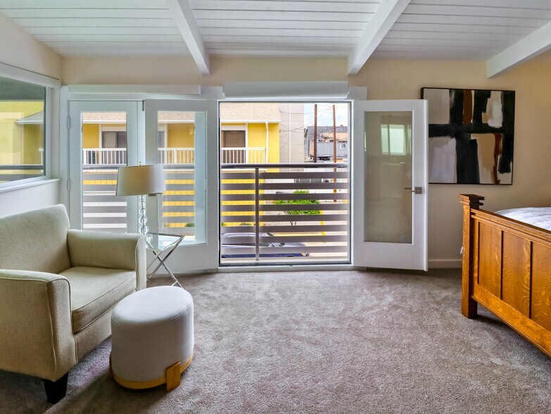 More Photos Of 6601 E Seaside Walk, Long Beach Multifamily For Sale