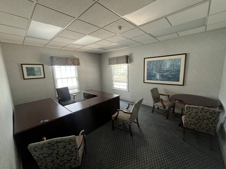 More Photos Of 7612 Alexandria Pike, Alexandria Bank For Lease