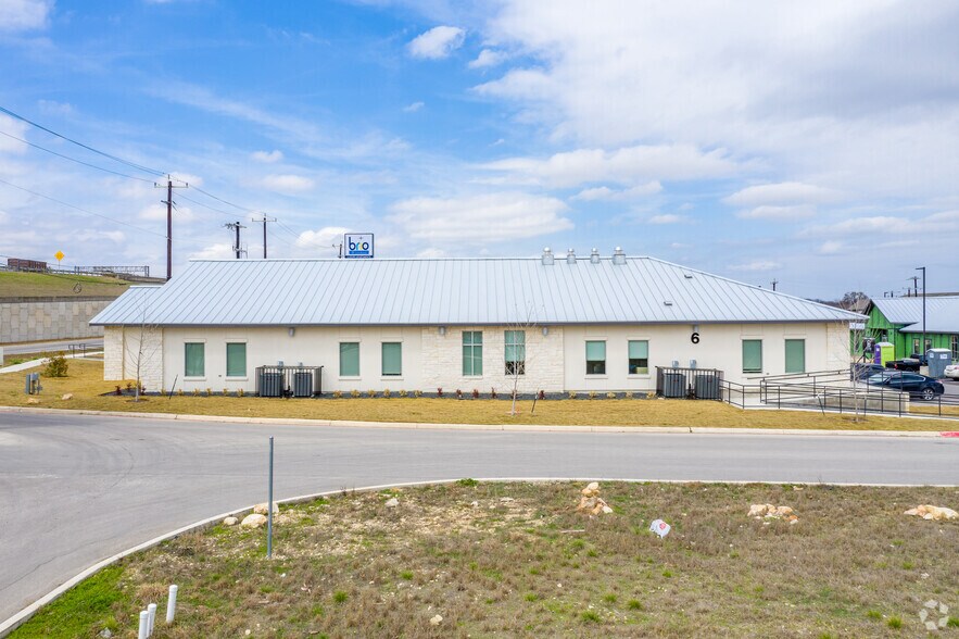 More Photos Of 7323 N Loop 1604 E, San Antonio Office For Sale