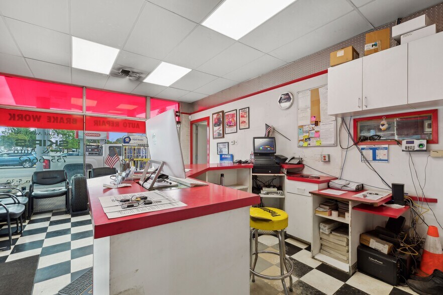 More Photos Of 196 3rd Avenue East N, Kalispell Service Station For Sale