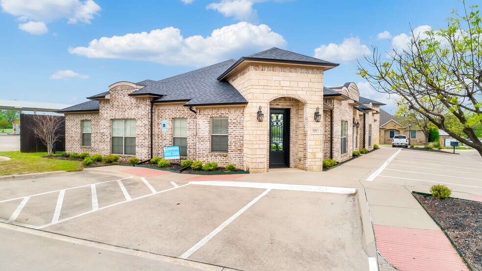 Primary Photo Of 8201 Mid Cities Blvd, North Richland Hills Office For Sale