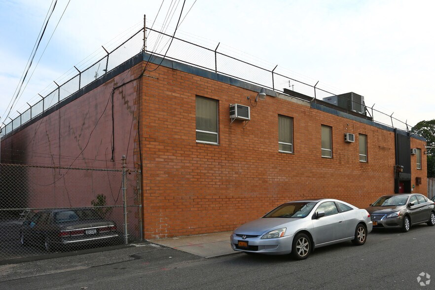 More Photos Of 12-00 Brunswick Ave, Far Rockaway Warehouse For Sale
