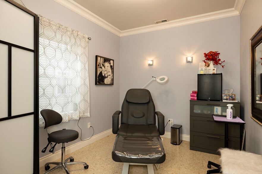 More Photos Of 407 W Galer St, Seattle Freestanding For Sale