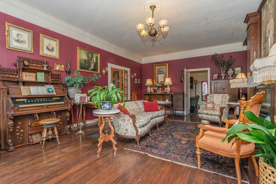 More Photos Of 481 Main St, Weaverville Hotel For Sale